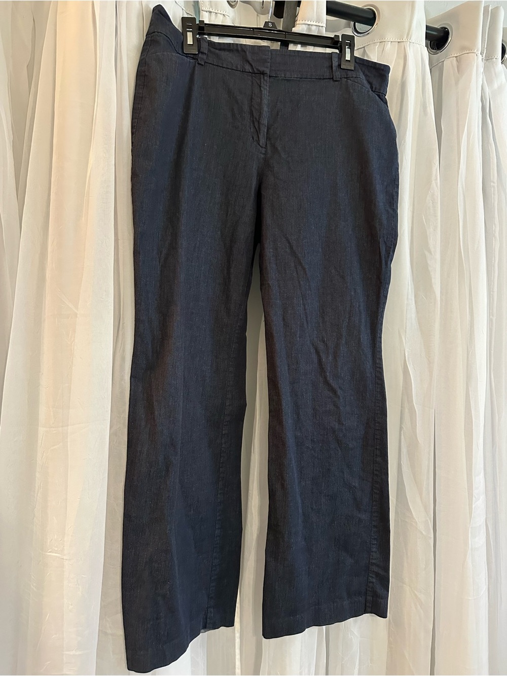 Ann Taylor women’s lightweight wide leg dress jeans.